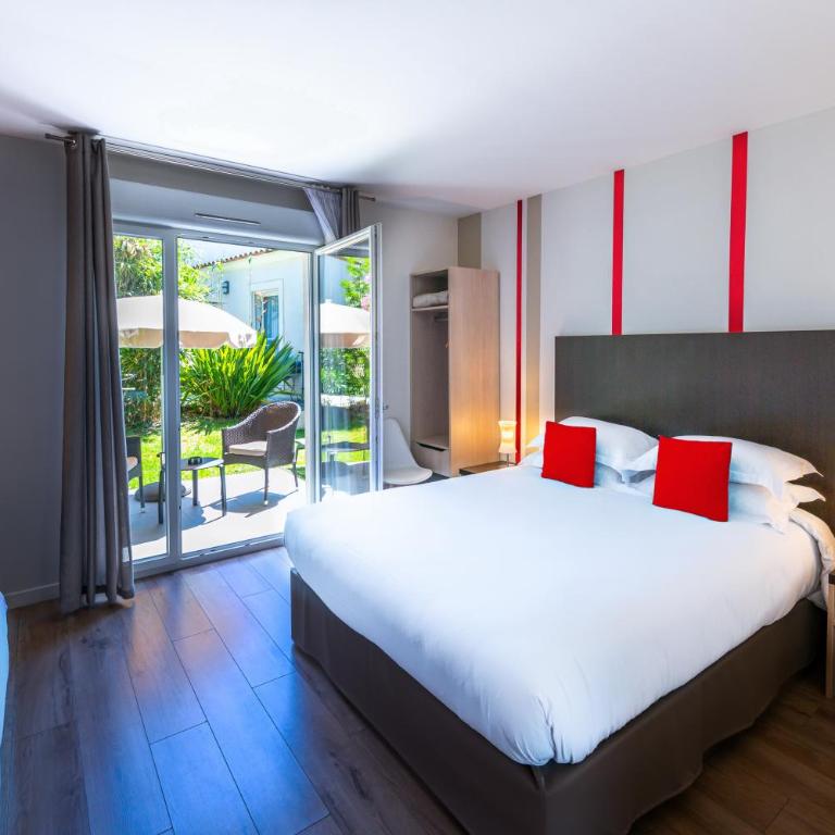 Hôtel Villa Sophia - ADULTS ONLY JULY AND AUGUST - Chambre Triple avec Terrasse - 4