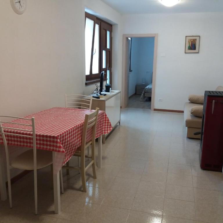 Casa Vacanze Garda e Dolomiti crocevia tra laghi e montagne - Appartamento - Piano Terra - 8