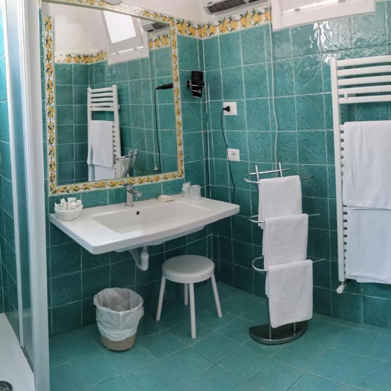 Hotel Dimora Fornillo - Camera Tripla Superior con Vista Mare - 6