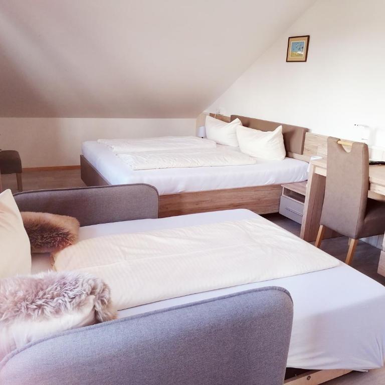 Hotel Oyer Hof - selbst Service - Comfort Dreibettzimmer - 1