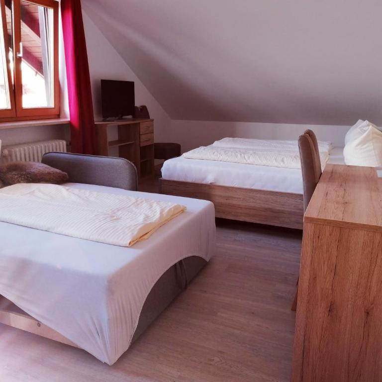 Hotel Oyer Hof - selbst Service - Comfort Dreibettzimmer - 2