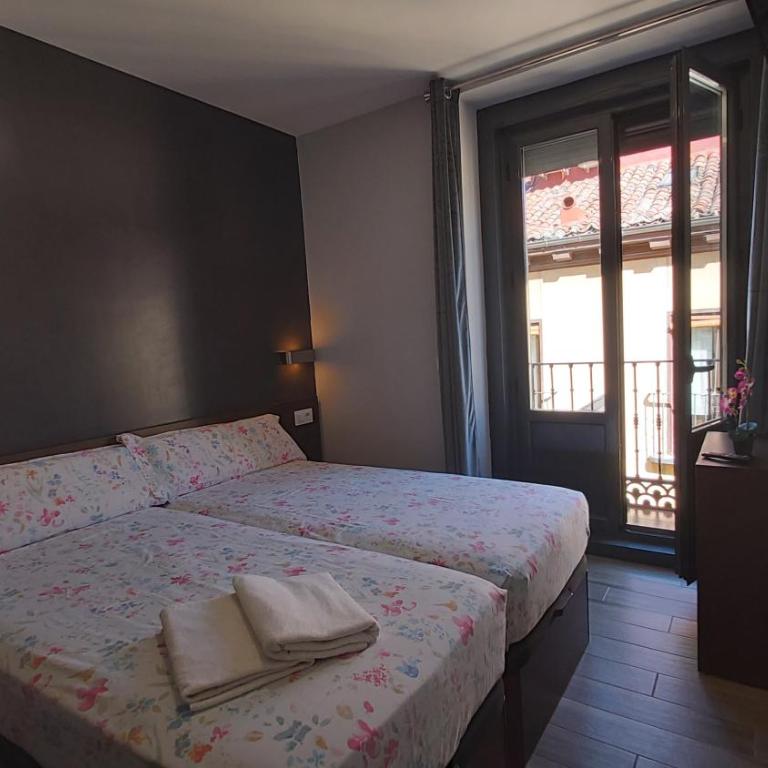 Hostal Corazón de Madrid 1 - Double or Twin Room with Private Bathroom - 21
