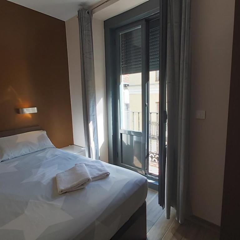 Hostal Corazón de Madrid 1 - Single Room with Private Bathroom - 7