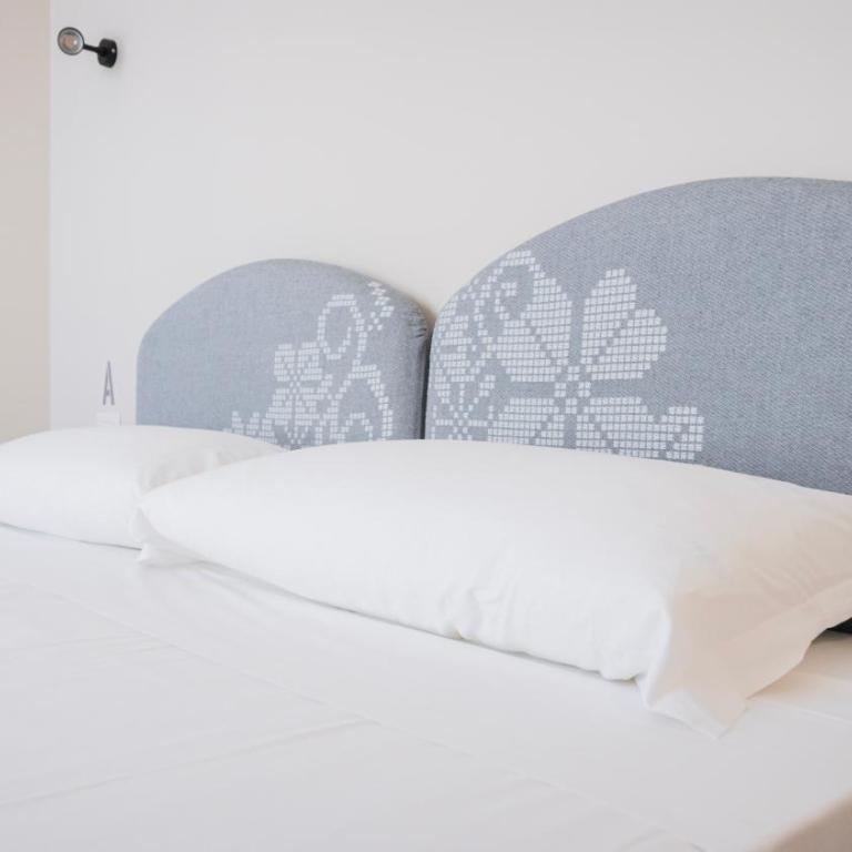 Piccolo Catalunya Hostel - Double or Twin Room with Private Bathroom - 10