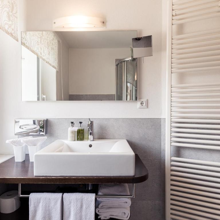 Boutique Hotel Zum Rosenbaum - Suite - 4