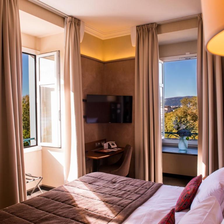 Impérial Palace - Chambre Lit Queen-Size Privilège - Accès au Spa Inclus - Réservation Nécessaire - 1