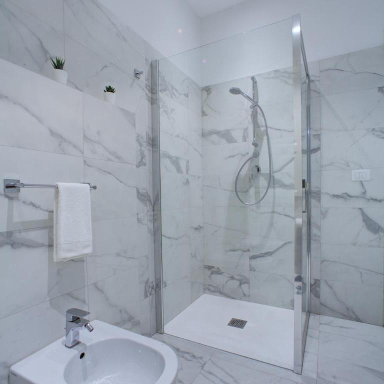 Palazzo Pastura B&B and Apartments - Standard Quadruple Room - 15