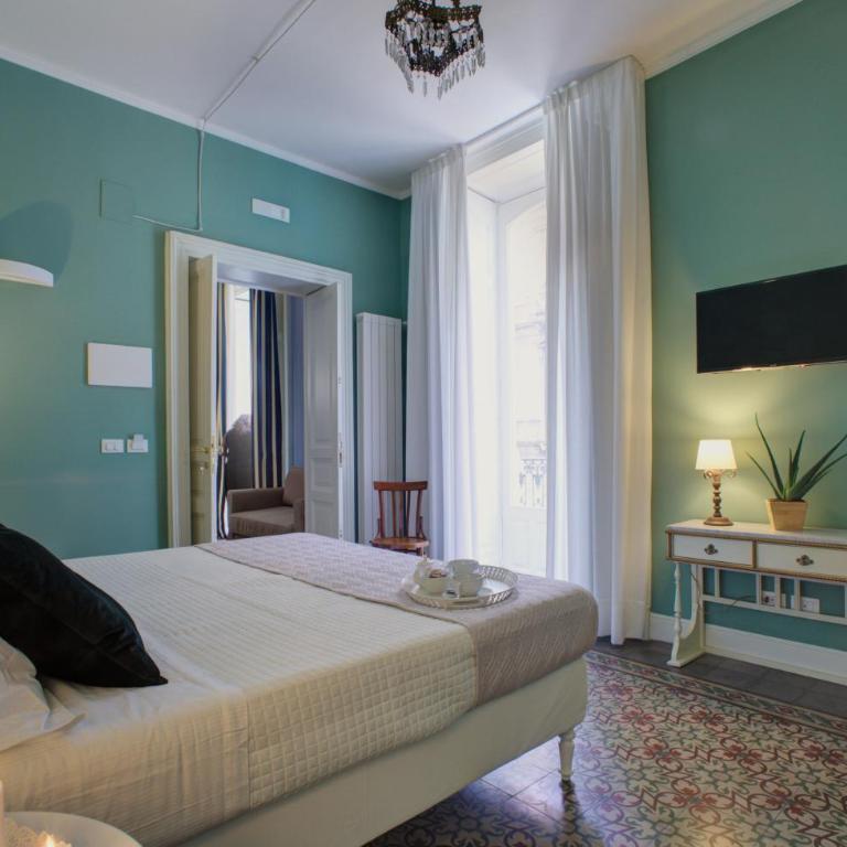Palazzo Pastura B&B and Apartments - Deluxe King Room - 13