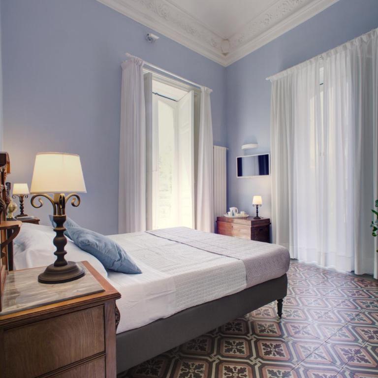 Palazzo Pastura B&B and Apartments - Deluxe Double Room with Balcony - 12