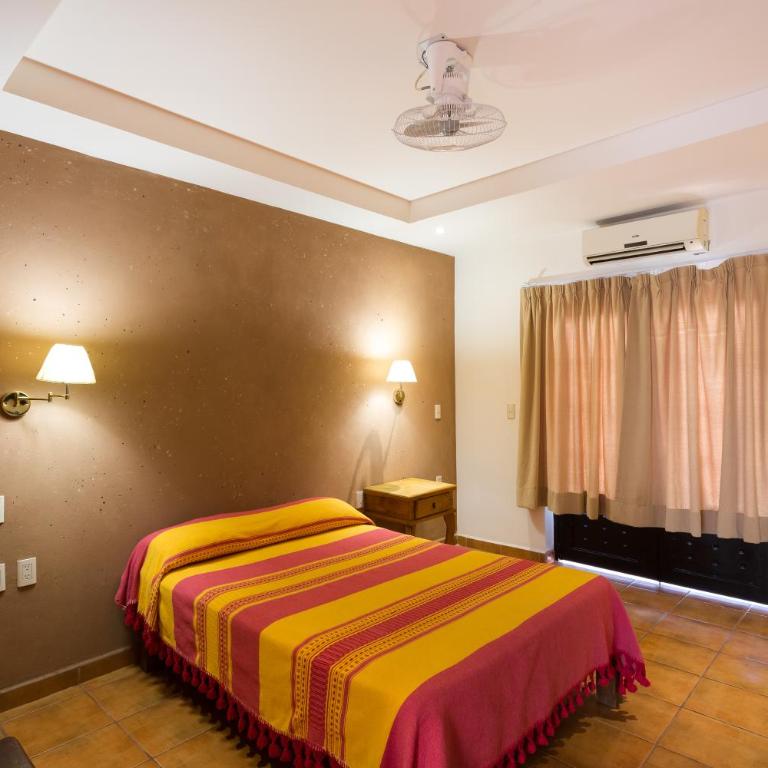 Hotel Hortencia - Double Room with Balcony - 4