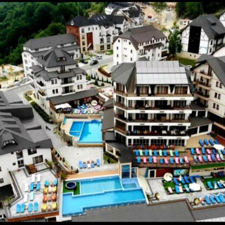 Panorama apartments in Milmari Resort - Apartment with Mountain View - 9