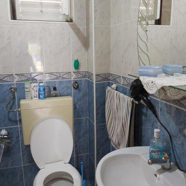 Apartment Miki - Dvokrevetna Soba sa Bračnim Krevetom i Balkonom (3 Odrasle Osobe) - 4