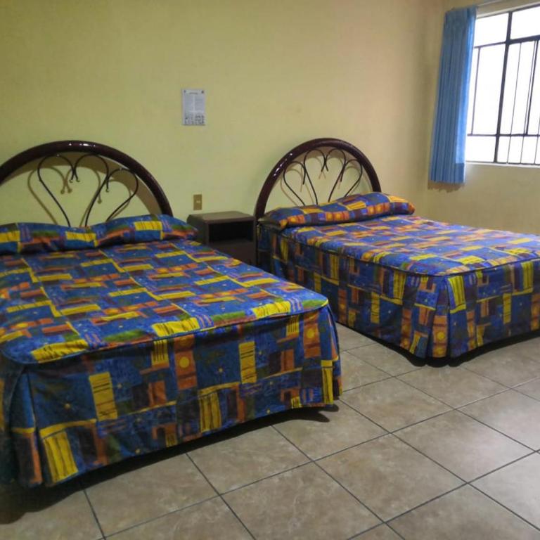 Hotel Del Centro - Standard Double Room with Two Double Beds - 3