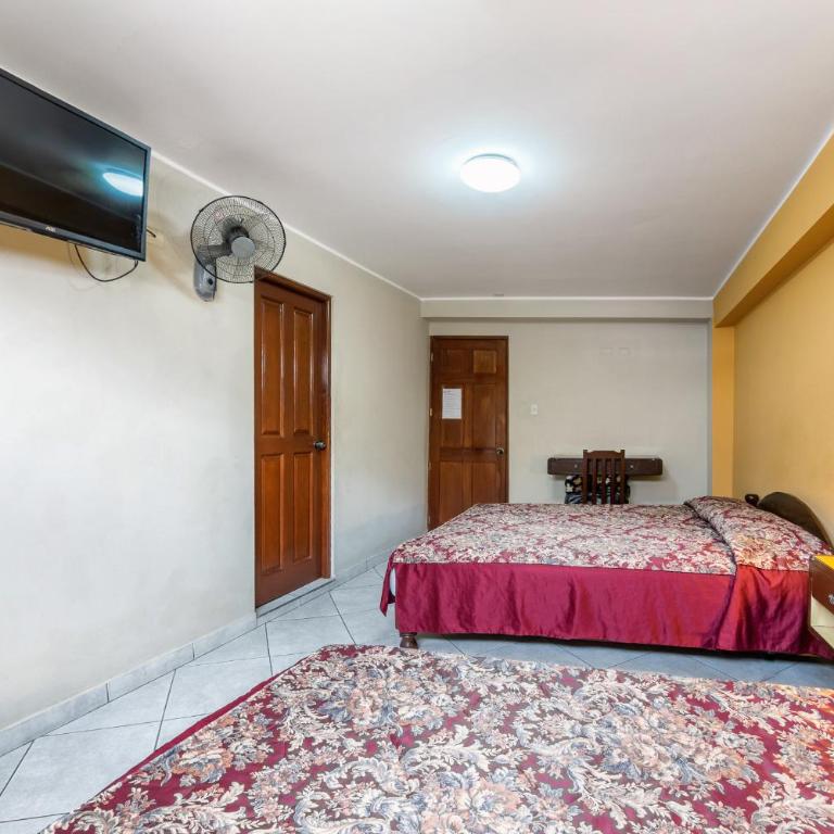 Hostal Primavera - Family Room - 1