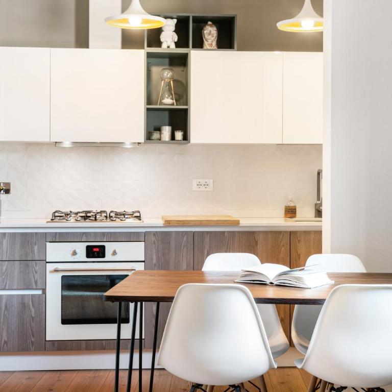 GuestHost - Cozy Gem in Santa Croce - One-Bedroom Apartment - 12