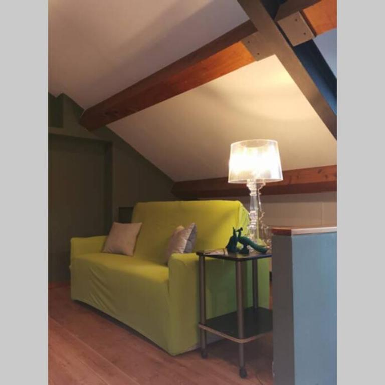 Arona 01 attic mansarda secondo piano no ascensore no hotel - Appartamento con 1 Camera da Letto - 9