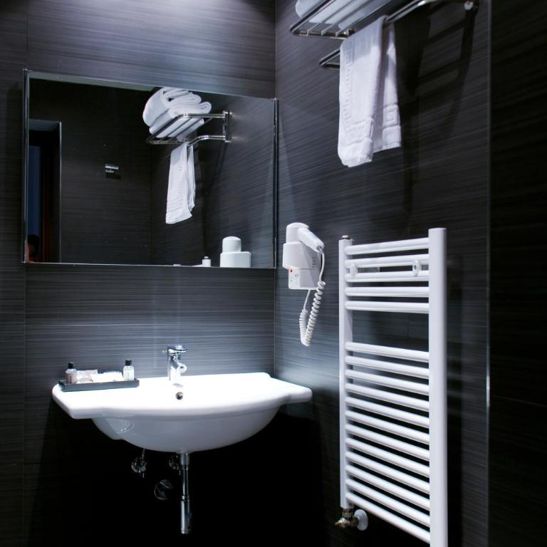 c-hotels Club - Small Single Room - 4