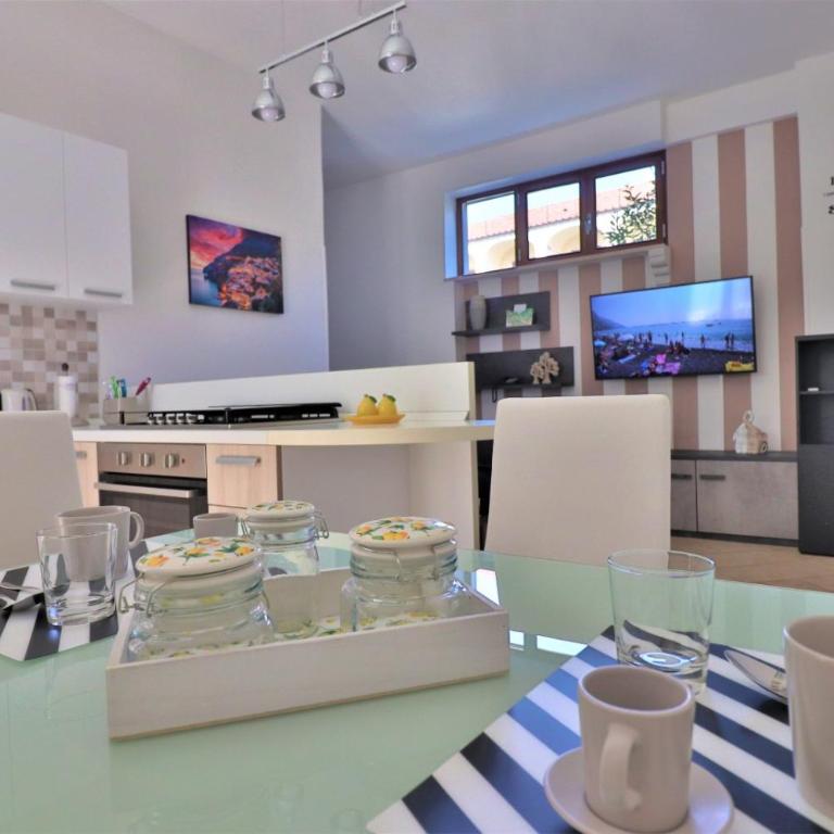 YourHome - NEW SUITE SORRENTO - Two-Bedroom Apartment - 3