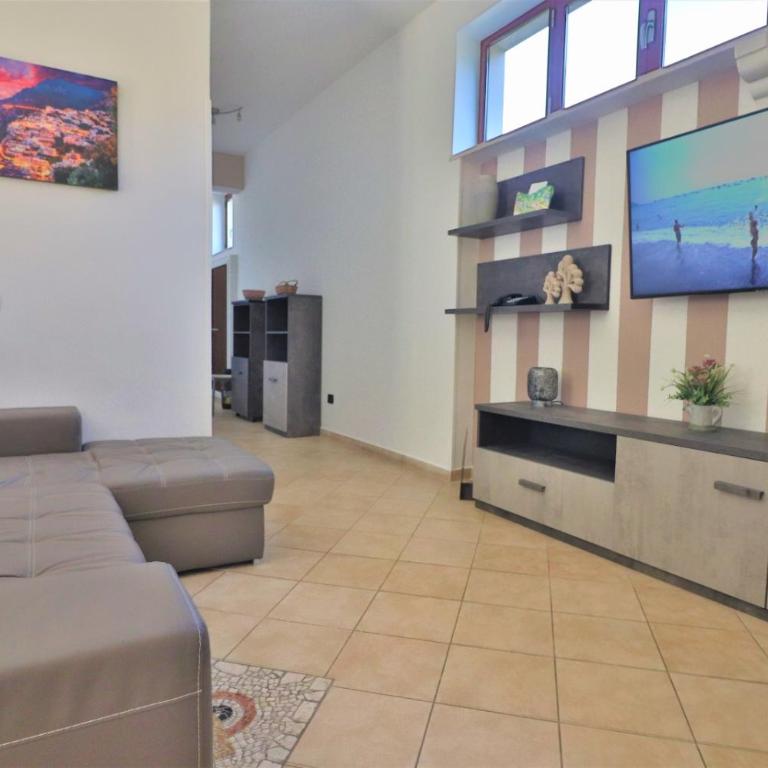 YourHome - NEW SUITE SORRENTO - Two-Bedroom Apartment - 24