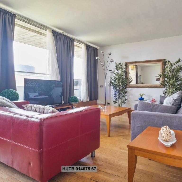 Alcam Vila Olímpica - Three-Bedroom Apartment - 2