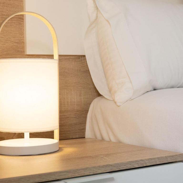 Feelathome Center Apartments - One-Bedroom Apartment - Passatge Maiol Street - 9