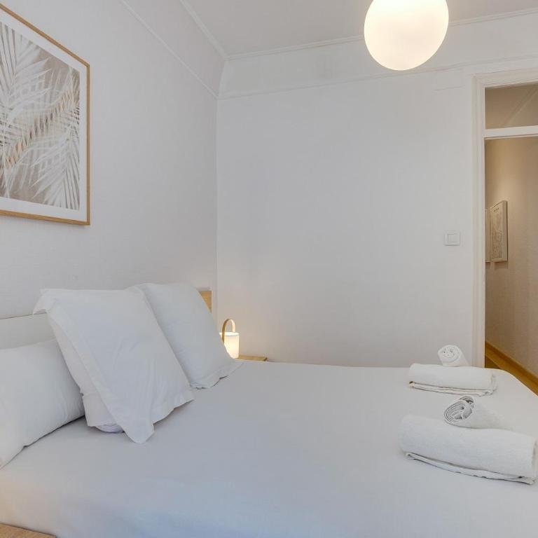 Feelathome Center Apartments - One-Bedroom Apartment - Passatge Maiol Street - 4