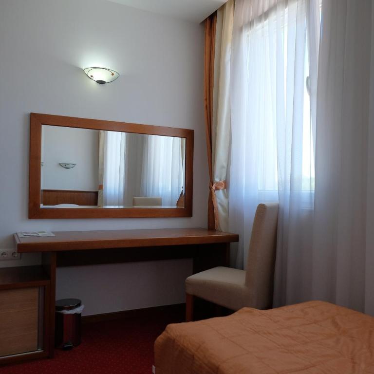 Motel Mujanic Sarajevo - Deluks Dvokrevetna Soba sa Bračnim Krevetom/Zasebnim Krevetima i Balkonom - 1