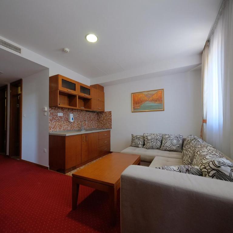 Motel Mujanic Sarajevo - Apartman sa 2 Spavaće Sobe i Terasom - 17