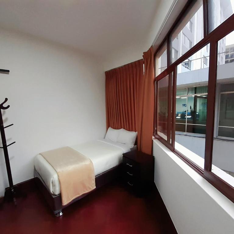 APARTAMENTO ENTERO EN CENTRO DE MIRAFLORES - Habitación Matrimonial - Apartamento de 1 dormitorio - 3