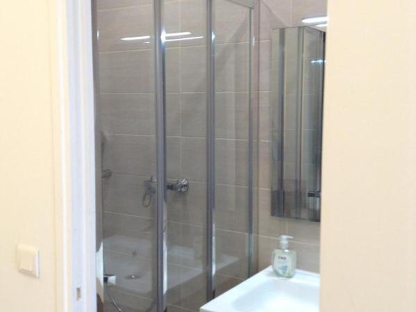Hôtel Richard - Chambre Quintuple de Luxe avec Salle de Bains Privative - 1