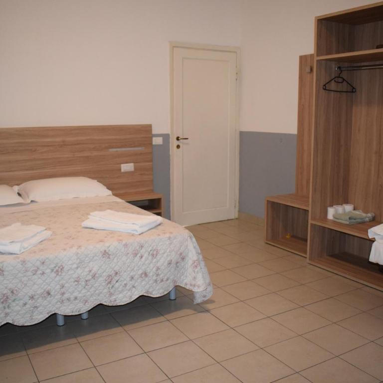 Golden Dream Guest House - Camera Quadrupla con Bagno Privato Esterno - 2