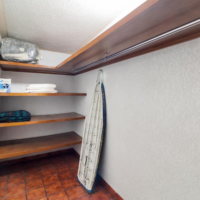 Suite Amueblada Los Arcos Av B Quintana 102B 1 Recámara - One-Bedroom Apartment - 10