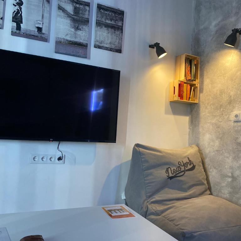 LA CUEVA DEL LOCO, Bretones 29 - Apartamento de 2 dormitorios - 2