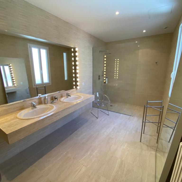 La Villa Desvaux de Marigny - Chambre Double ou Lits Jumeaux Deluxe – Vue sur Jardin - 15