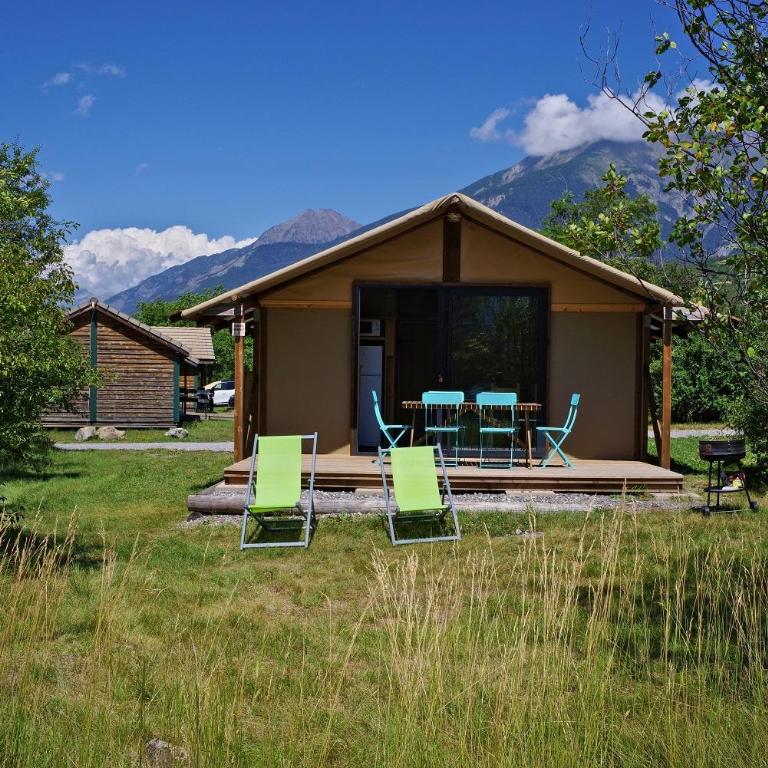 Camping le Petit Liou Sites & Paysages - Three-Bedroom Chalet - 3