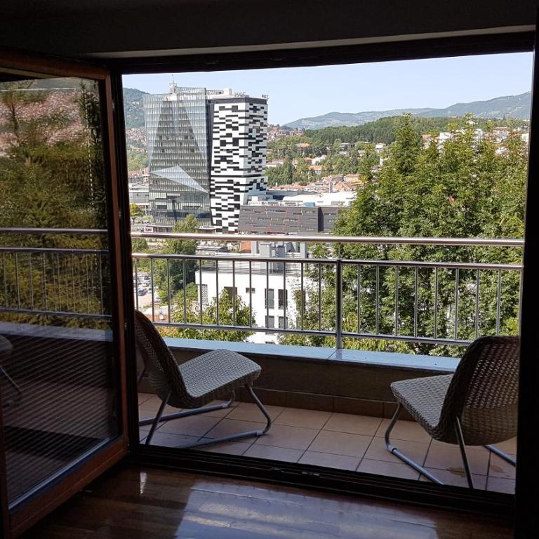Beautiful View Of Sarajevo Center - Apartment with Balcony - 5