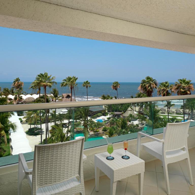 Hard Rock Hotel Vallarta All Inclusive - Habitación Diamond con cama extragrande y vistas al mar - 1