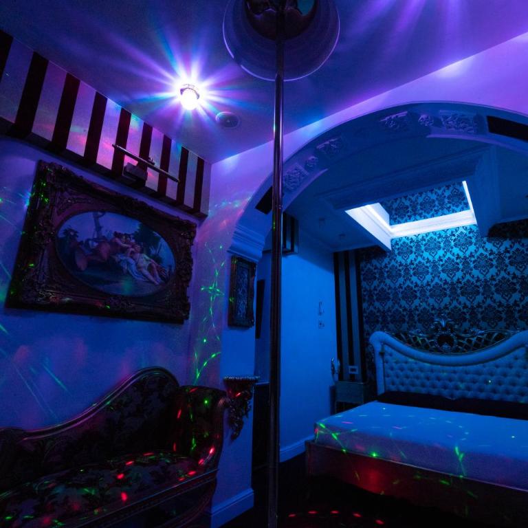 Erossuite GuestHouse - Zimmer mit Queensize-Bett und Whirlpool-Badewanne - 3