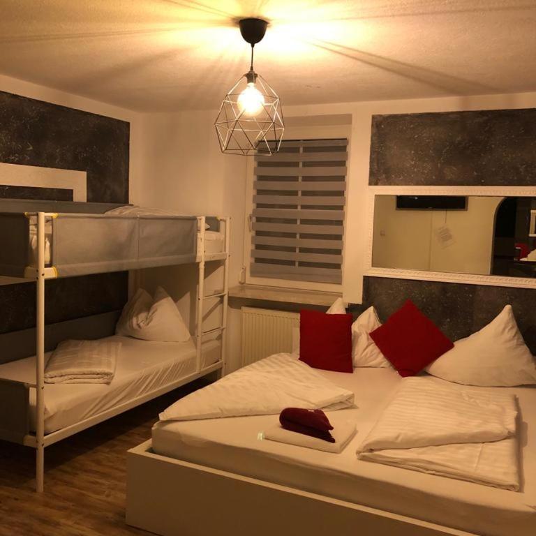 Center Rooms Villach - Habitación Cuádruple Clásica - 3