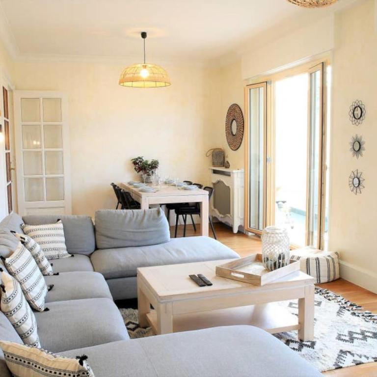 Large 4 rooms in the city center - Apartment - 4