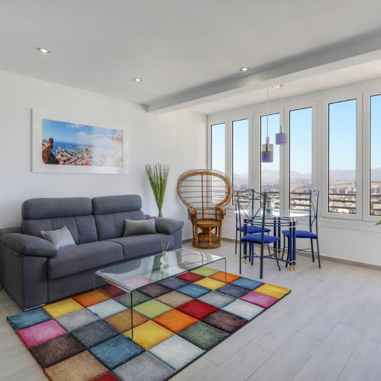 Sky Suites Alicante - One-Bedroom Apartment with Mountain View 28th floor - 1