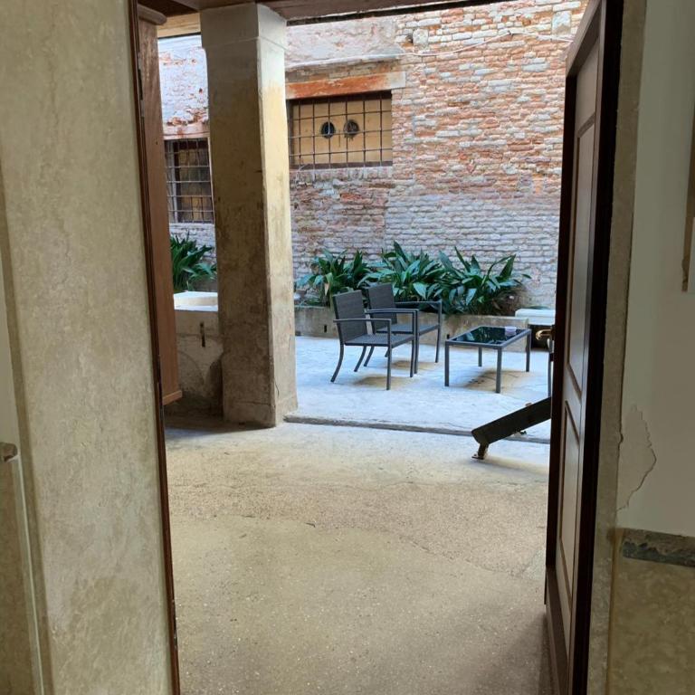 Luxury Apartment in San Marco with Canal View - One-Bedroom Apartment - 3