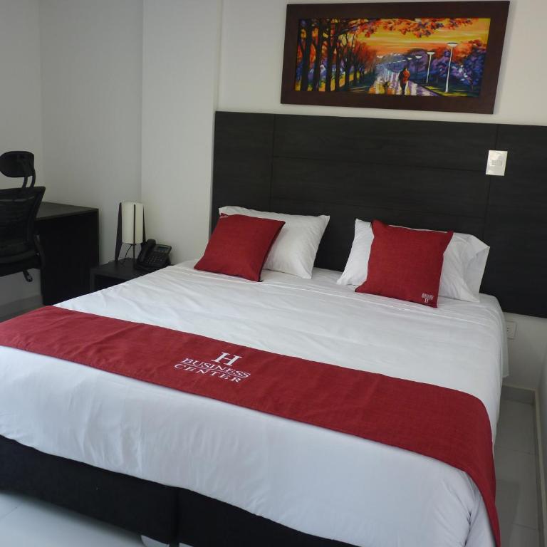 Hotel Business Center - Habitación con cama grande y balcón - 6