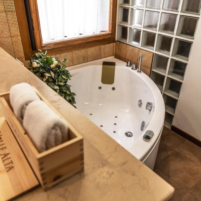 La Bella Verona Wine Suite - Suite Deluxe con Vasca Idromassaggio - 49