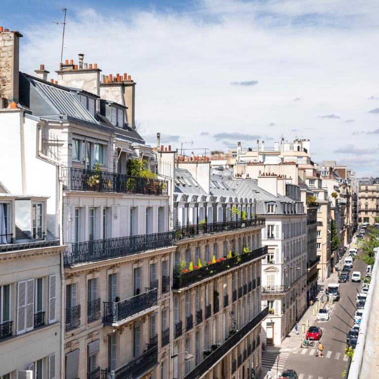 Hôtel des Champs-Elysées - Deluxe Doppel-/Zweibettzimmer - 3