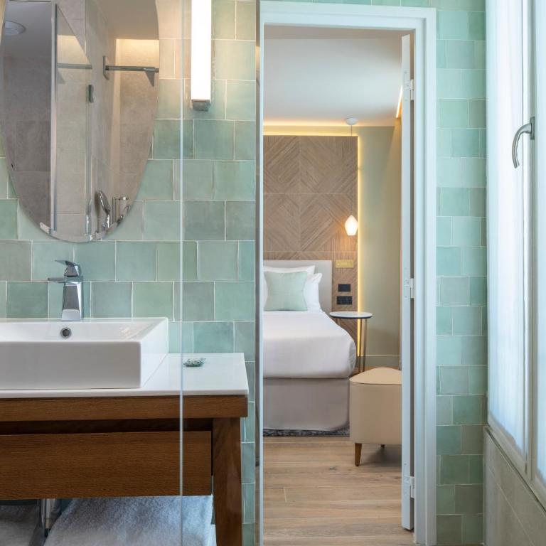 Hôtel des Champs-Elysées - Deluxe Doppel-/Zweibettzimmer - 4