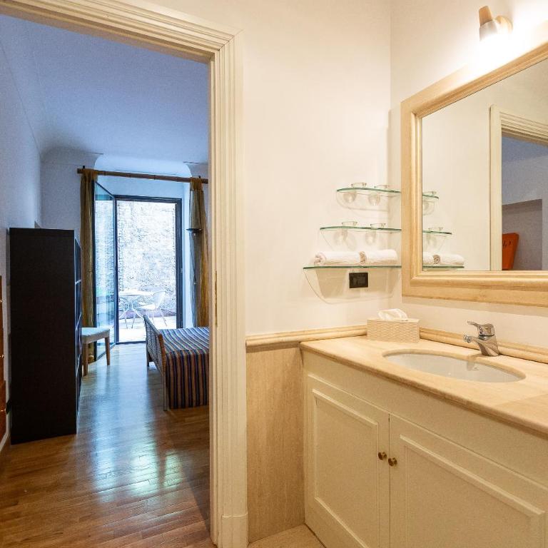 Amazing New Apartment Jewish Ghetto - One-Bedroom Apartment - 18