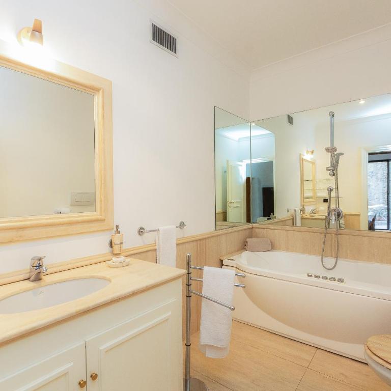 Amazing New Apartment Jewish Ghetto - One-Bedroom Apartment - 17