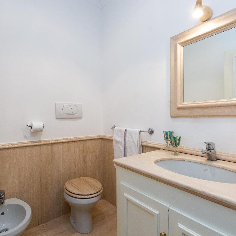 Amazing New Apartment Jewish Ghetto - One-Bedroom Apartment - 10