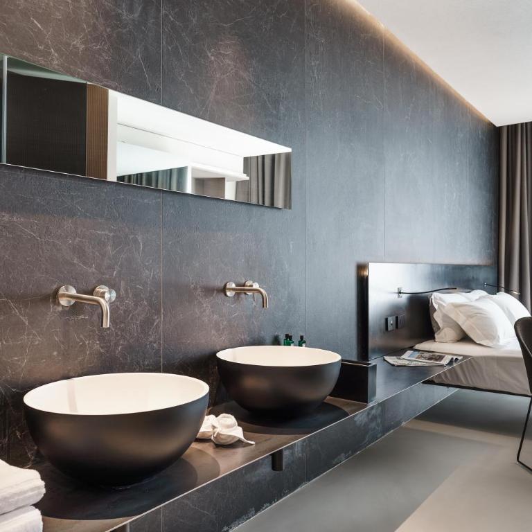 Meo Design Suites & Spa - King Room with Mountain View - 28